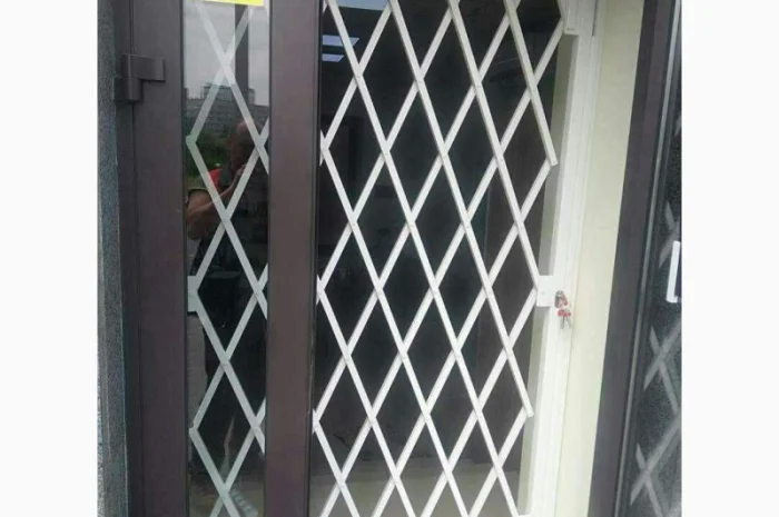 Розсувні решітки Ромб Prof для захисту магазинів та офісів- фото № 1