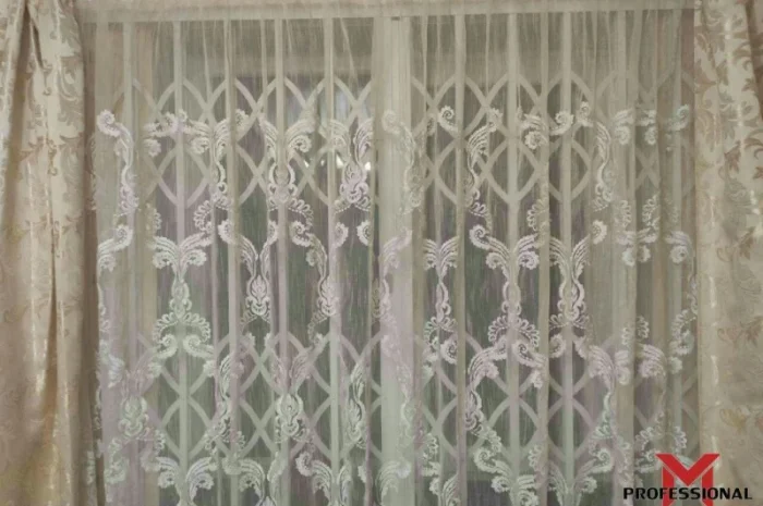 Раздвижные решётки Prof на окно с ажурным рисунком- фото № 2
