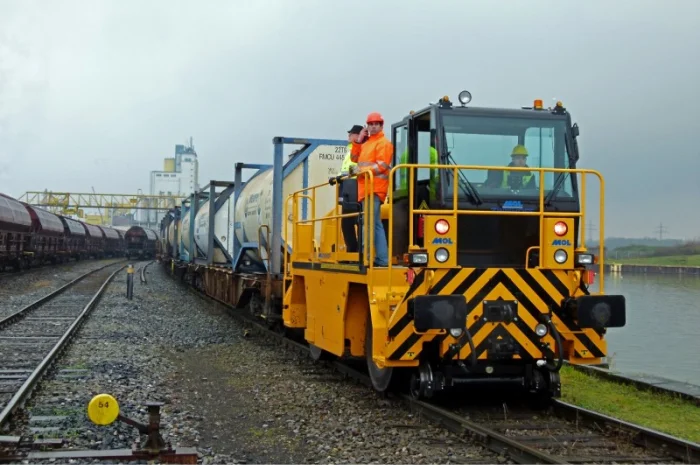 Маневровая техника Rotrac RR (NN) для тяжелых маневровых работ- фото № 1