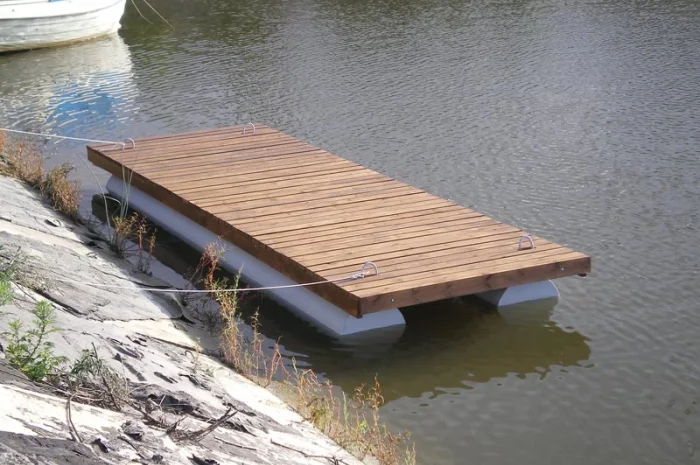Водні понтони та причали для купання і риболовлі- фото № 1