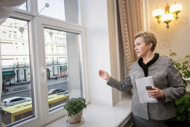 Ремонт и замена оконной фурнитуры Киев, регулировка дверей, петель- фото № 1