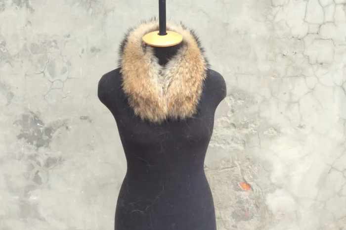 Опушка и воротники из натурального меха- фото № 7