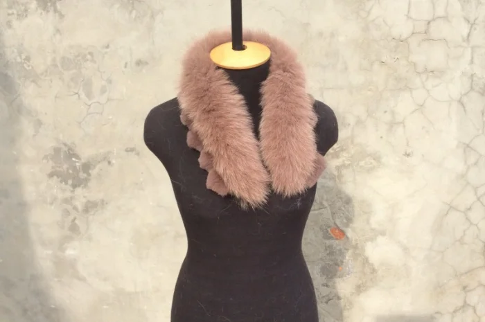 Опушка и воротники из натурального меха- фото № 9