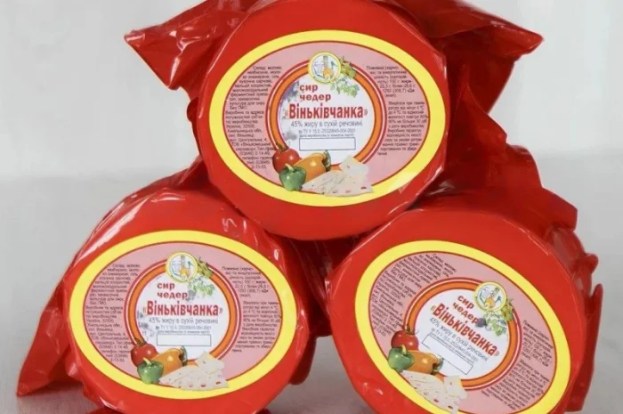 Сири в асортименті, сирний продукт, моцарела, сулугуні, бринза, та інша молочна продукція- фото № 1