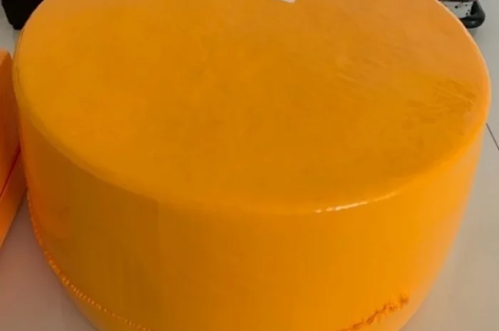 Сирний продукт"Український", 50% жиру в сухій речовині, круг, брус- фото № 2