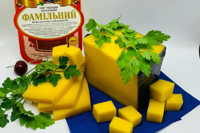 Сир твердий "Фамільний", ТМ "ЛЕПОТА", 45% жиру в сухій речовині- фото № 2
