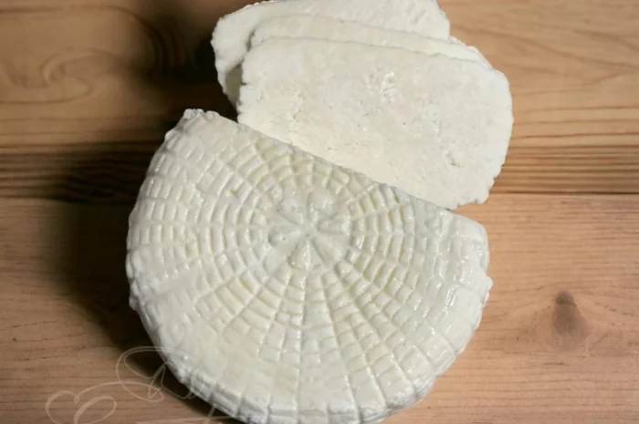 Адигейський НАТУРАЛЬНИЙ СИР. Імеритинський бринза. Сулугуні з коровʼячого молока ОПТ- фото № 1