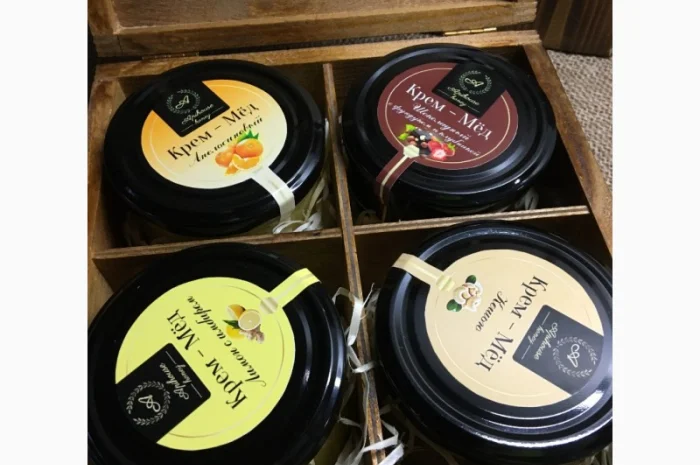 Жіночі подарункові набори з крем-медом- фото № 1