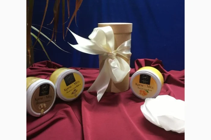 Жіночі подарункові набори з крем-медом- фото № 6