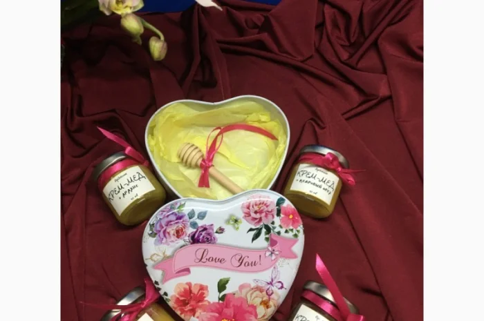 Жіночі подарункові набори з крем-медом- фото № 7
