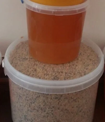 Продается мед, перга и прополис в упаковке по 1 литру- фото № 1