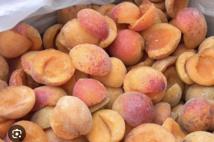 Куплю замороженные абрикосы половинками и целиком с косточкой- фото № 1