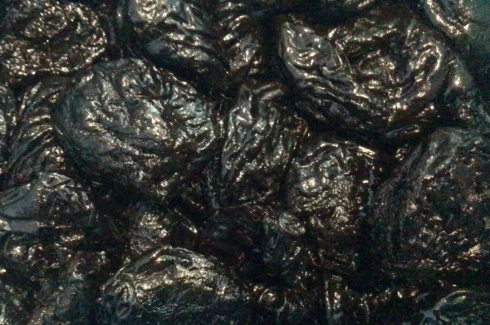 Продам копчений чорнослив з кісточкою, сорт черкуша- фото № 1