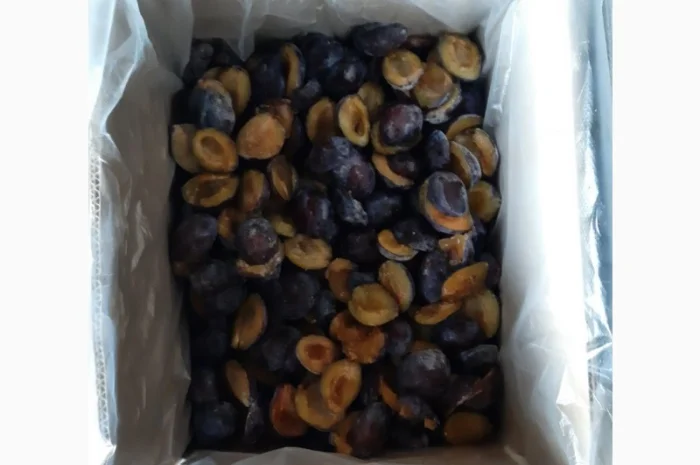 Продам заморожену СЛИВУ (половинки)- фото № 2