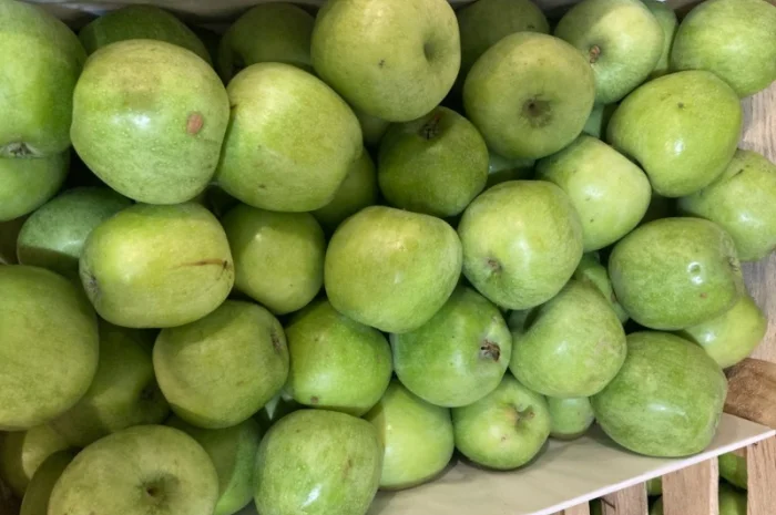 Яблоки оптом- фото № 2