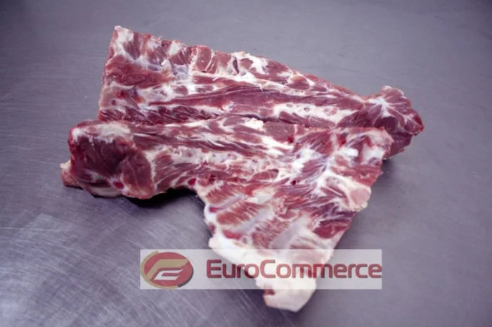 Кістки свинячі з шийної частини – ідеальні для бульйонів та холодців / Свинячі кости шейной части – отличная основа для бульонов и холодцов- фото № 1