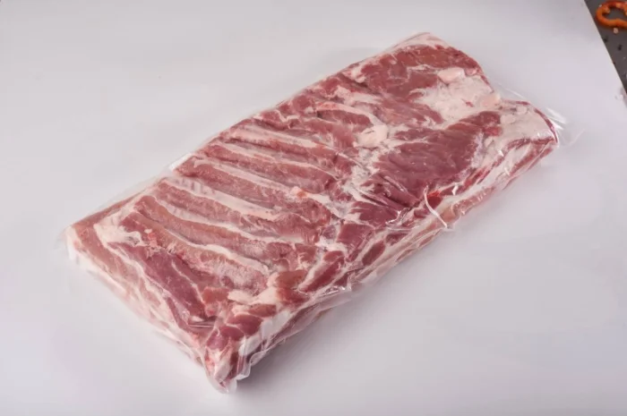 Продаємо свинячу грудинку з прошарком сала HoReCa, без кістки- фото № 2