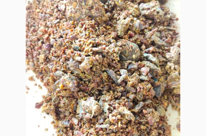 Прополіс бджолиний, натуральний (ціна за домовленістю)- фото № 3