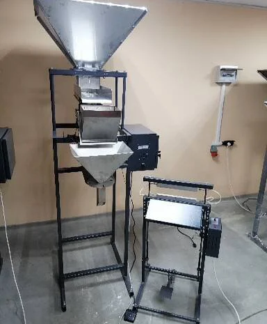 Автомат для фасовки фисташки, орешки, сухарики, семечки. Дозатор ковшевой- фото № 1