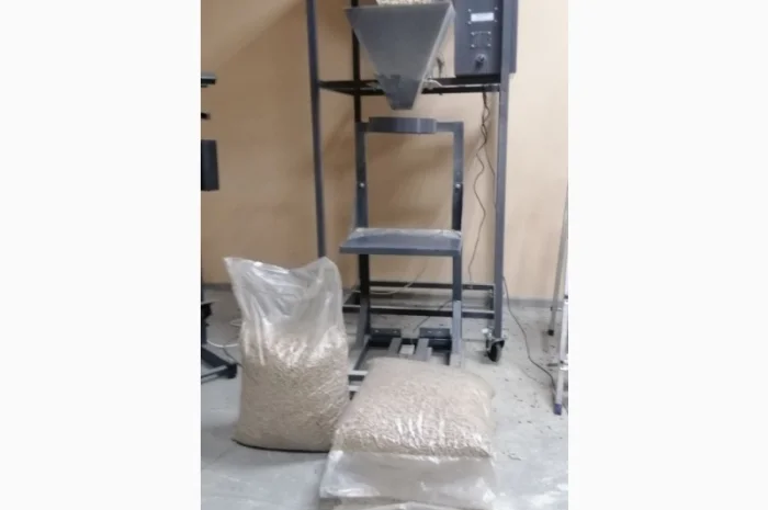 Весовой дозатор для сыпучих продуктов Фасовка пеллет- фото № 2