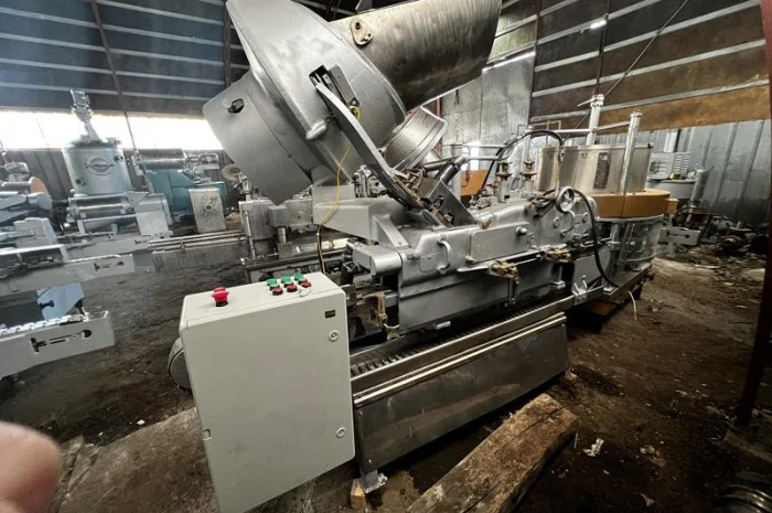 Машина укупорочна WHITE CAP- фото № 1