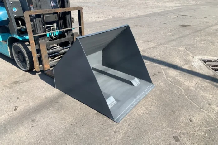 Ковш навісний на 0.5 куба. Призначений для переміщення сипких вантажів- фото № 2