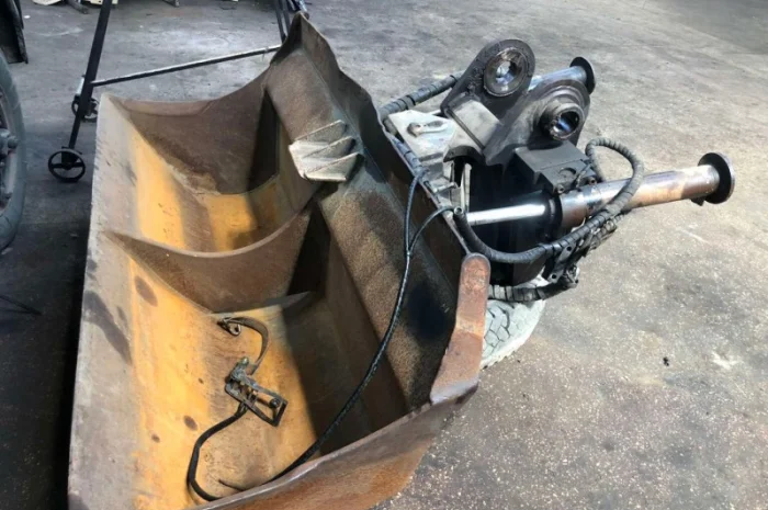 Планировочный ковш Engcon с наклонным механизмом- фото № 1