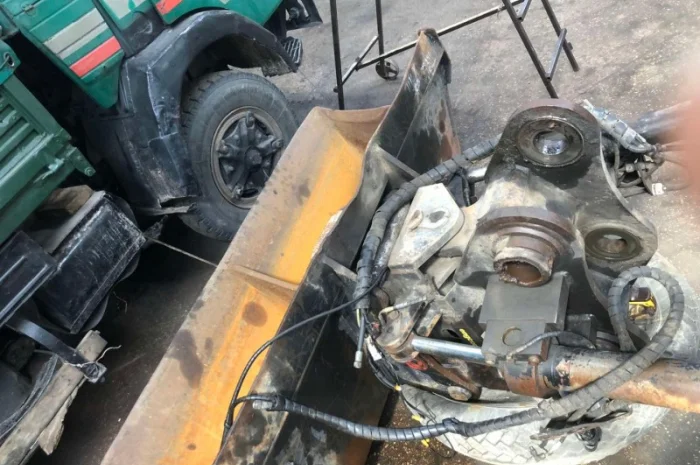 Планировочный ковш Engcon с наклонным механизмом- фото № 3