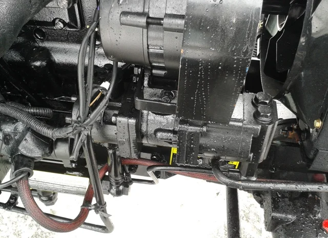 Мини-трактор Dongfeng-244C (Донгфенг-244К) с обновленной кабиной- фото № 13