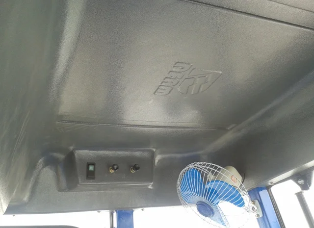 Трактор Dongfeng-404С (Донгфенг-404К) с обновленной кабиной- фото № 4