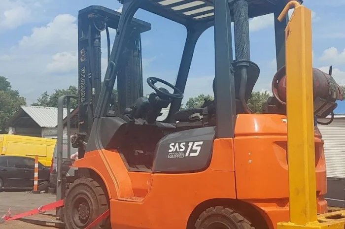 Аренда погрузчика бу 1.5т. Toyota 02-8FG15 вагонник от 1 дня- фото № 5