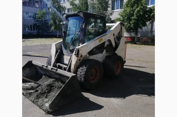 Мини-погрузчик BOBCAT S650(как S250), кабина, с ковшом и фрезой 50 см! В наличии- фото № 1