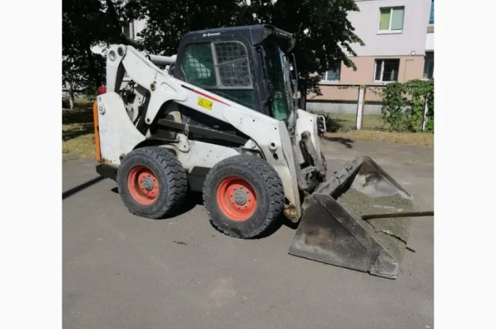 Мини-погрузчик BOBCAT S650(как S250), кабина, с ковшом и фрезой 50 см! В наличии- фото № 2