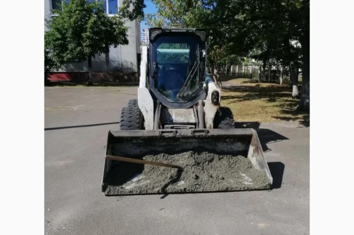 Мини-погрузчик BOBCAT S650(как S250), кабина, с ковшом и фрезой 50 см! В наличии- фото № 3