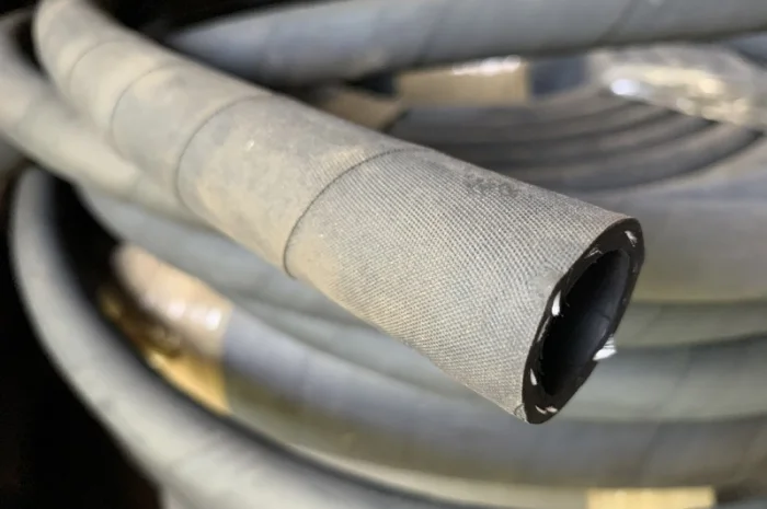 Резиновый напорный шланг воды, масла, кислорода- фото № 1