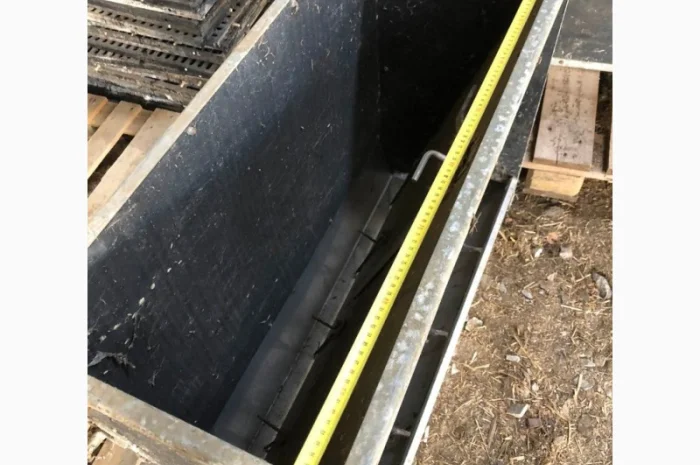 Бункерна годівниця для поросят чотирьох місна- фото № 2