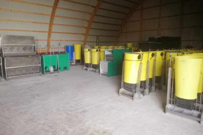 Бункерні годівницяі із зволоженням- фото № 3