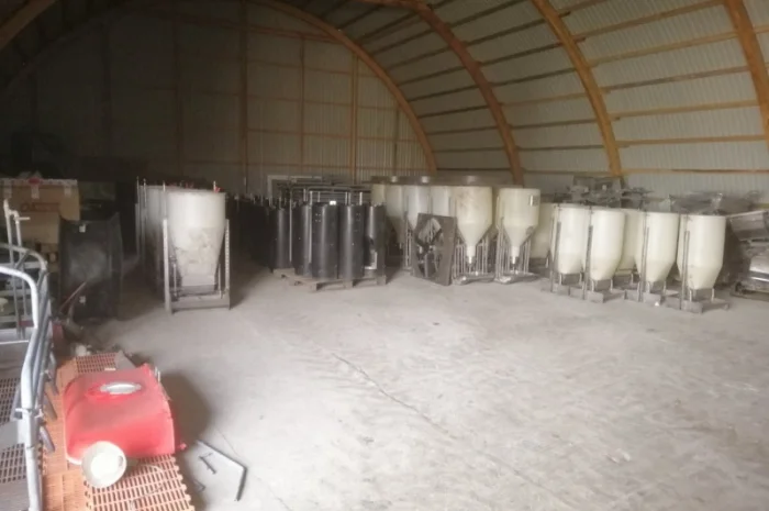 Бункерні годівницяі із зволоженням- фото № 4