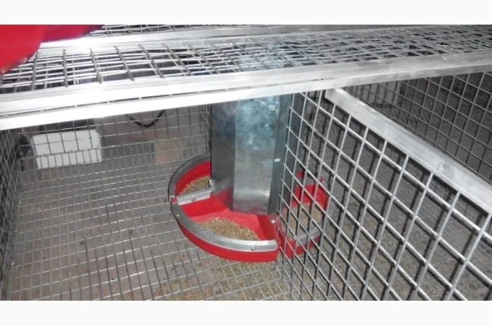 Кормушка пластиковая для кроликов- фото № 4