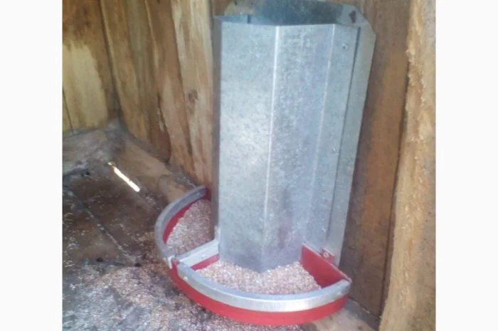 Кормушка пластиковая для кроликов- фото № 5