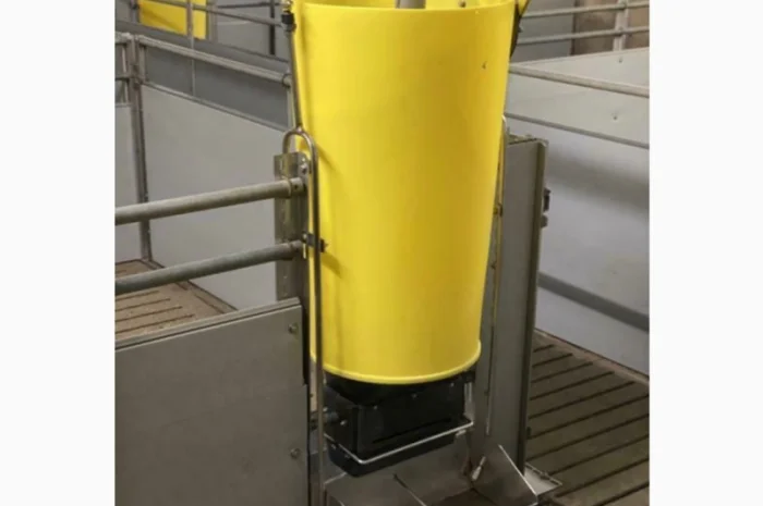 Перегородки для відгодівлі з годівницями гроба- фото № 2