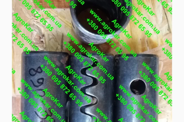 Втулка 890-389C крепления стойки режущего диска (култера) сеялки Great Plains АгроКар- фото № 1