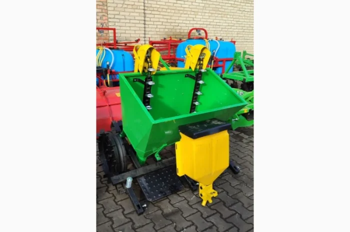 Бачок на міндобриво для картоплесаджалки дворядної пластик метал- фото № 1