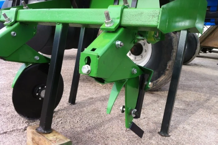 Система внесения минеральных удобрений сеялки John Deere, KINZE- фото № 5