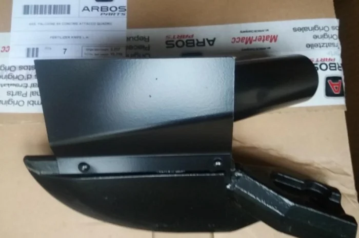 30294066 Сошник внесення добрив MaterMacc, сівалки МС4100- фото № 1