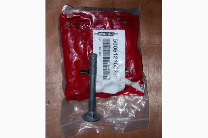 50061210021 Болт металевий М12Vaderstad оригінал- фото № 1