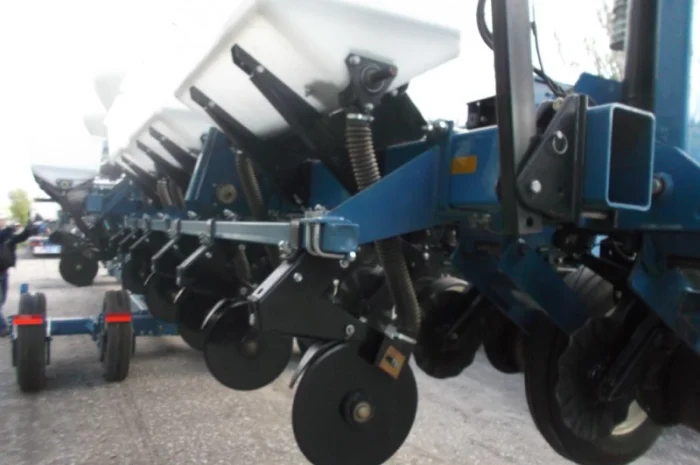 Туковая/туковысевающая система KINZE/Кинзе 2200, 2300, 2600, 2700, 3000, 3600, 3700, 3800- фото № 7