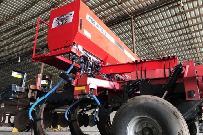 Система внесения сухих минеральных удобрений на глубокорыхлители- фото № 16