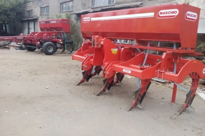 Система внесения сухих минеральных удобрений на глубокорыхлители- фото № 15