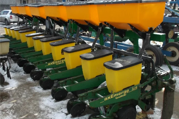 Туковысевающая система пропашных сеялок John Deere модели 1710- фото № 3